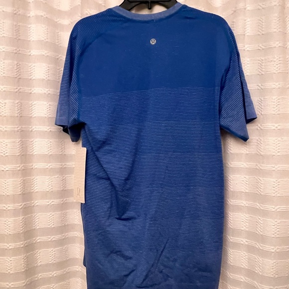 Lululemon shirt - Picture 4 of 6